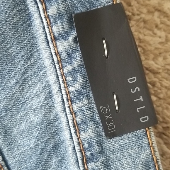 DSTLD High Waisted Ripped Mom Jeans NWT - Picture 11 of 12